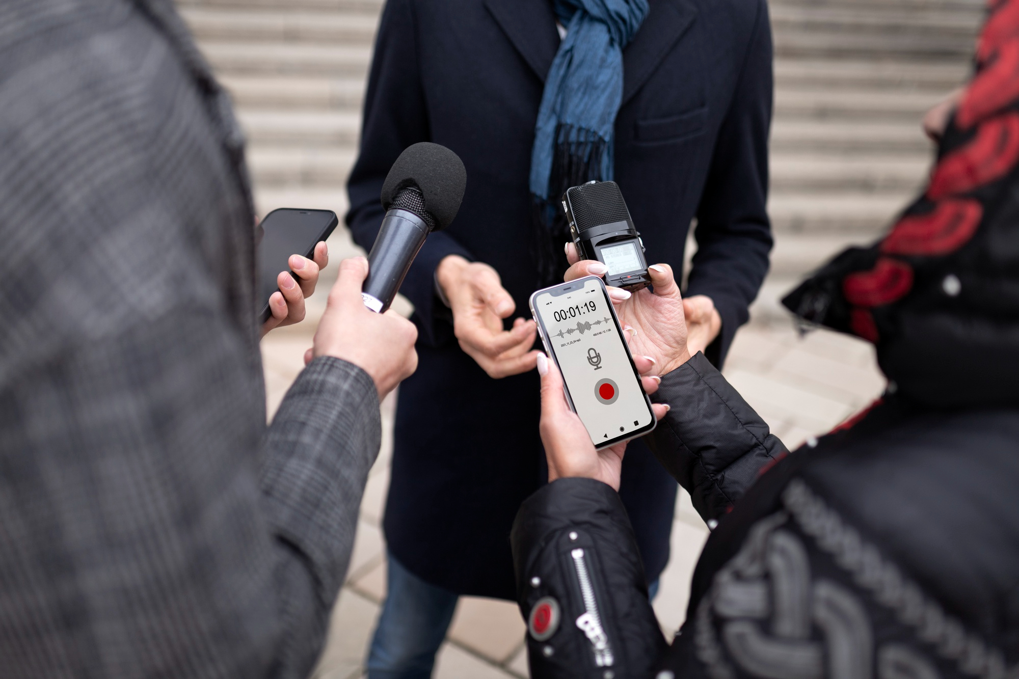 Assessoria de Imprensa realizando uma entrevista.